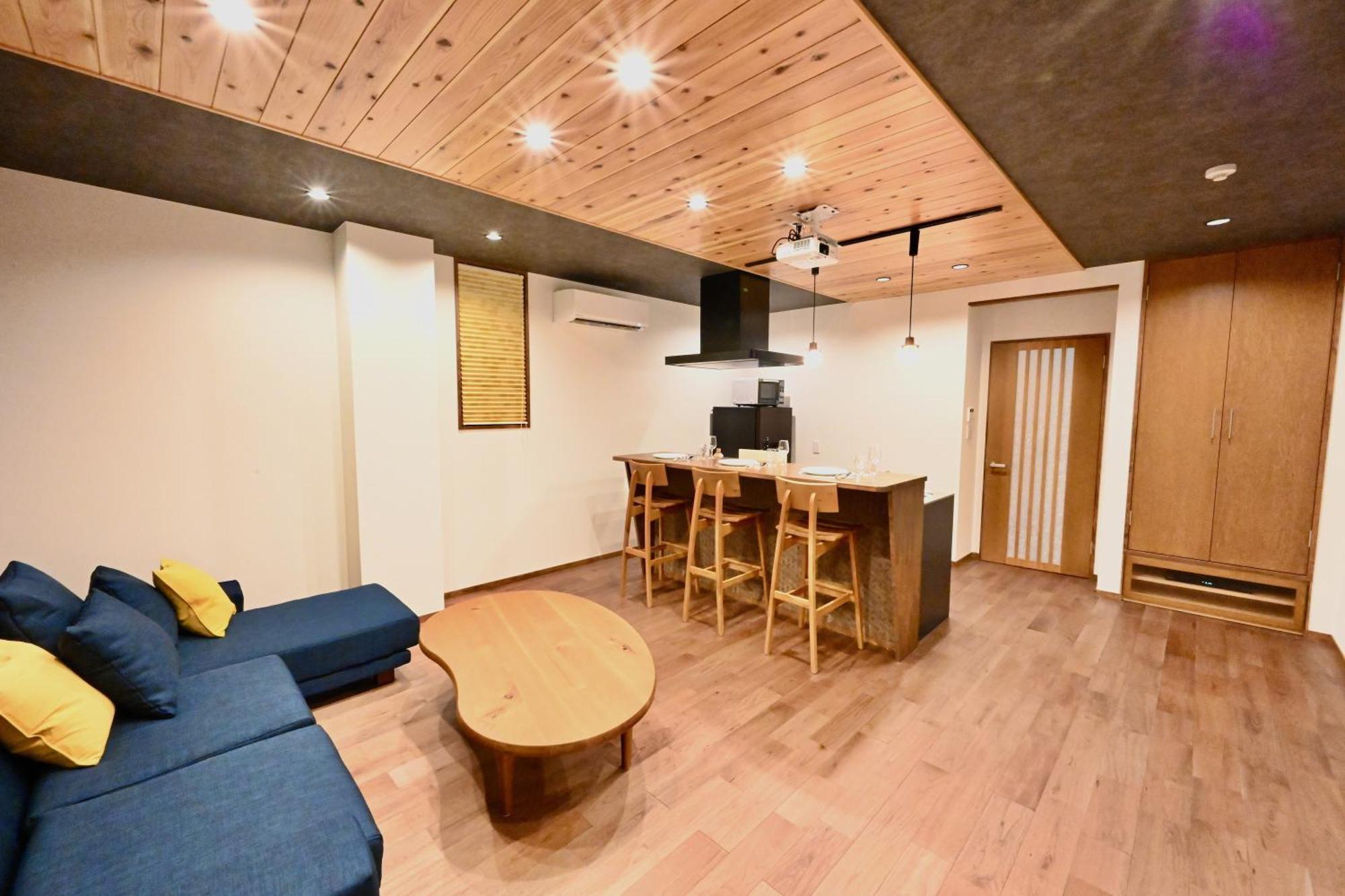 Manabi-Stay Takayama Sakura 提携駐車場利用可 古い町並みまで徒歩1分 最大9名宿泊可能な一等地で人工温泉を楽しむ Exterior foto